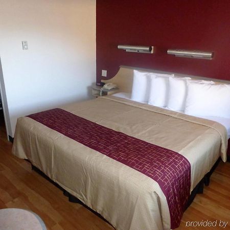 Red Roof Inn Cincinnati East - Beechmont Cherry Grove Bagian luar foto