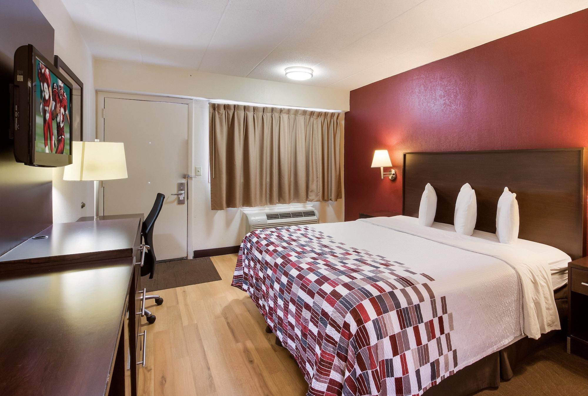 Red Roof Inn Cincinnati East - Beechmont Cherry Grove Bagian luar foto