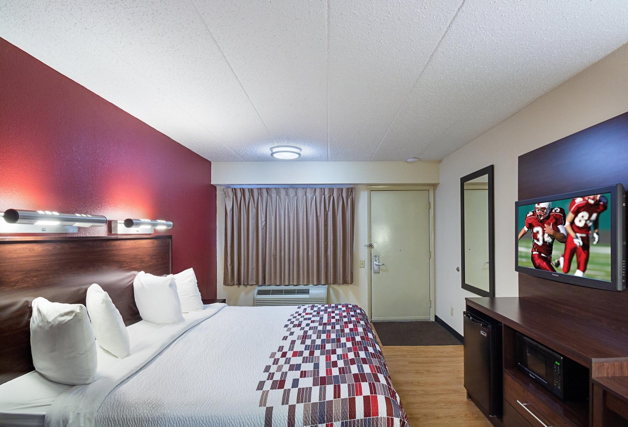 Red Roof Inn Cincinnati East - Beechmont Cherry Grove Bagian luar foto
